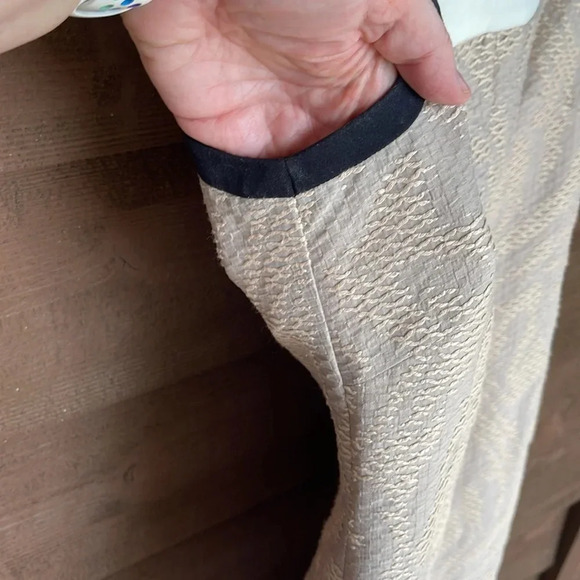 Tahari Arthur S Levine black, tan and cream sheath dress size 4 - Picture 6 of 7